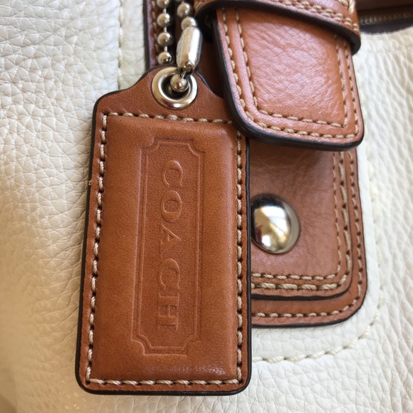 Coach handbag (authentic) - Picture 2 of 8